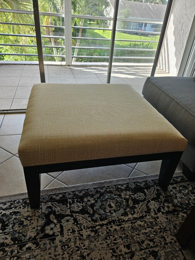 Beautiful 35"x35"x17" Yellow Ottoman w/ Matching Pillows - Great Shape