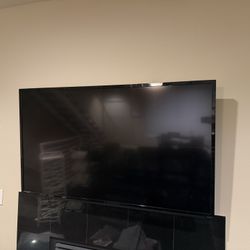 Vizio TV with Flexible Wall Mount