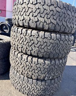 285/70/17 Vendo Un Set De Llantas Marca Bfgoodrich Con Un 80% De Vida