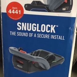 Graco snuglock car seat base New in box
