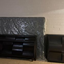 Queen Bedroom Set (Headboard, Footboard, Frame & Dresser) – $250 (Delivery Available)