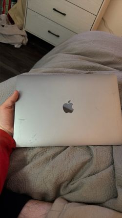 MacBook Pro core i5 3.1 13 inch