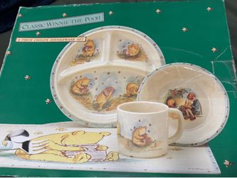 Classic Winnie the Pooh 6 piece child’s dinnerware set