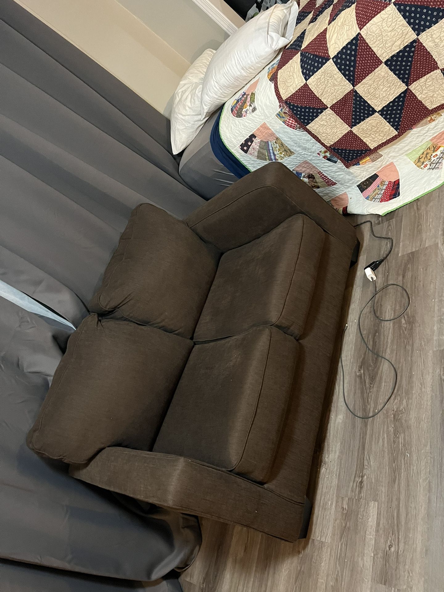 Couch/pull Out Bed