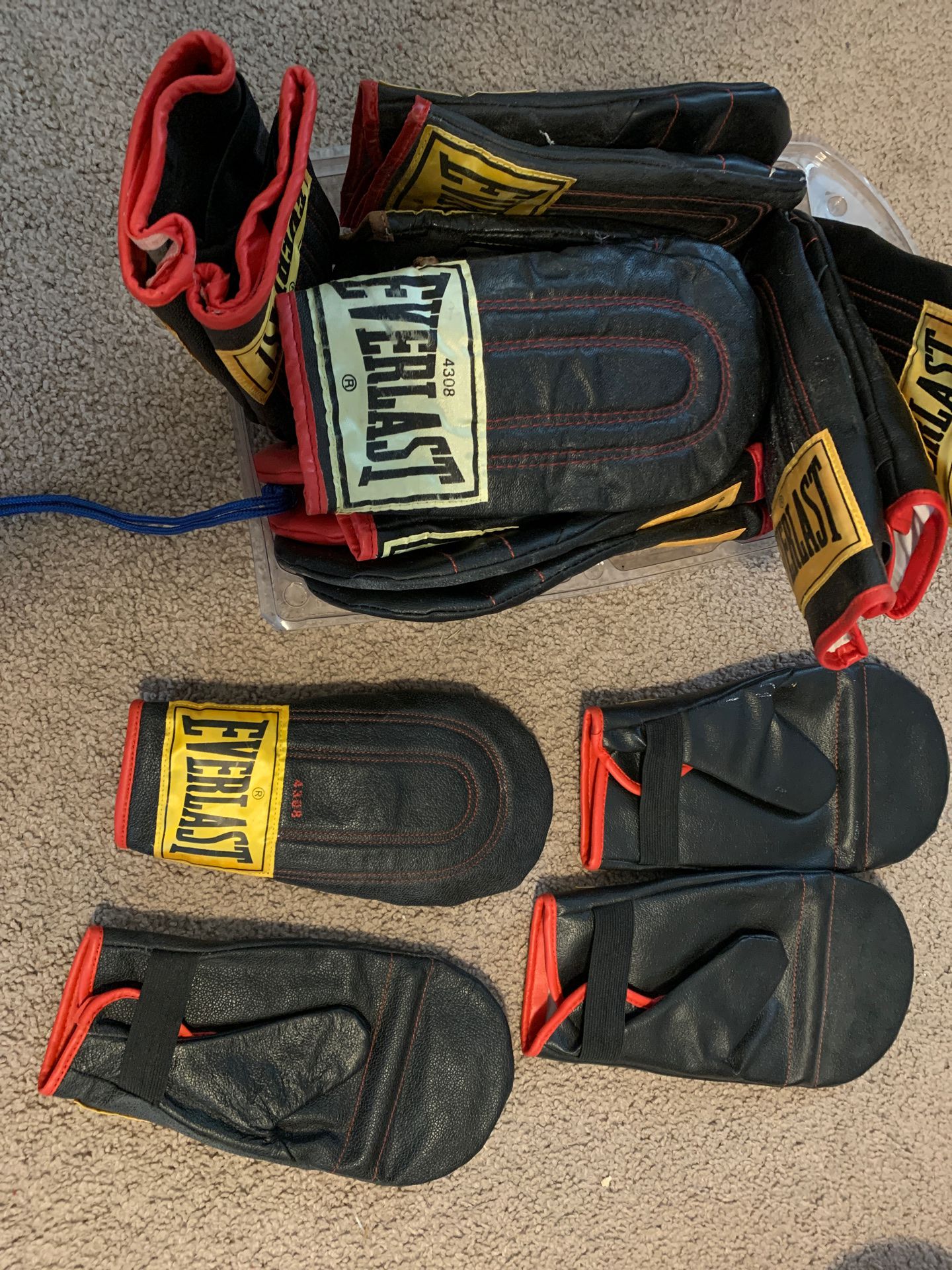 Everlast weighted speed bag gloves