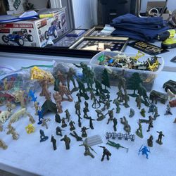Grandpa’s Vintage Marx Toy Soldiers And Fort Apache Figures 