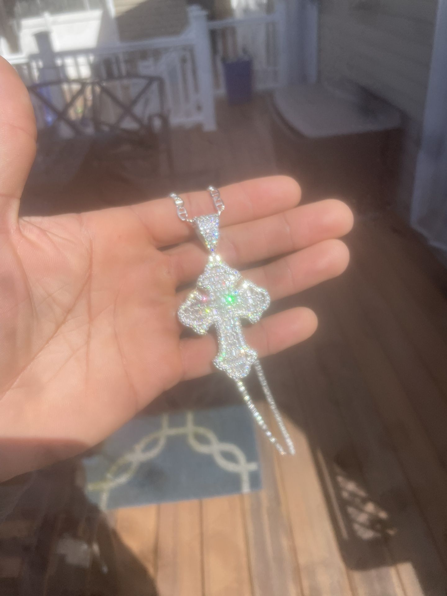 VVS BAGUETTE CROSS