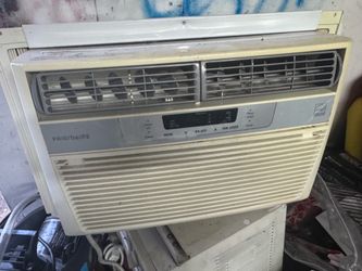 Portable Aircondition With All The Attachments