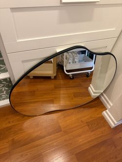 Wavy mirror