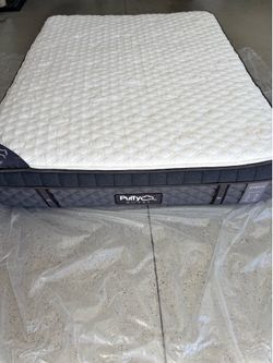 Like New Puffy Royal Hybrid, Queen Mattress, Perfect Consition