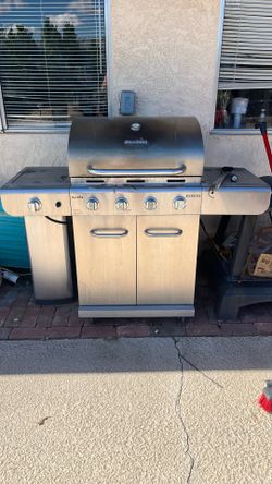 Charbroil Advantage Grill w/side Burner 