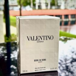 Brand New Valentino Born in Roma Donna Rendez-Vous Ivory