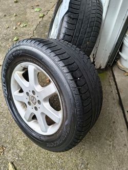 tires 275 55 17 Hancock on Mercedes Benz rims with air