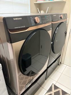 Samsung Smart Washer & Dryer + Storage Pedestals – Excellent Condition!