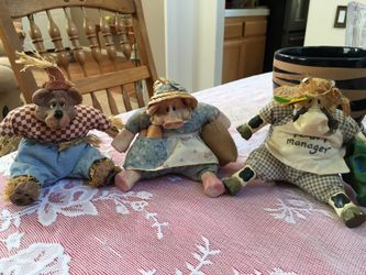 3 Barnyard shelf sitters by Russ Pig,Cow & Bear