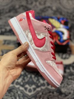 StrangeLove x Dunk Low SB 'Valentine's Day'