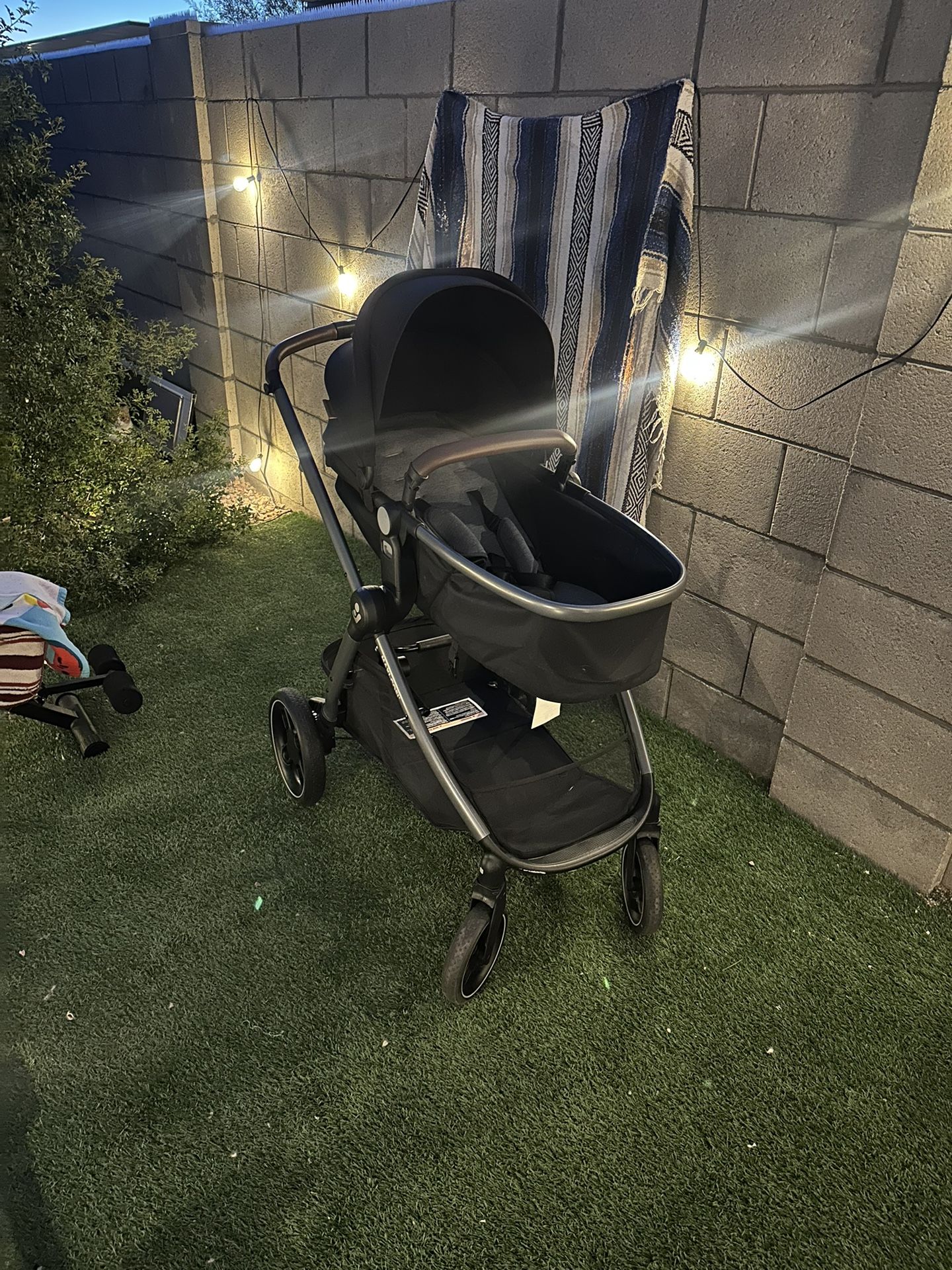 Stroller: Maxi-Cosí