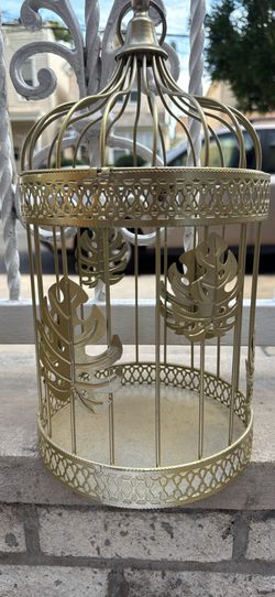 Cage center piece