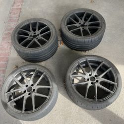 20" Staggered Wheels (w/ Tires) 