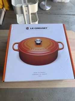 Le Creuset Signature 8-Qt Oval Dutch Oven - Flint Oyster - Brand New in Box