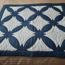 Small Quilt/ Double Wedding Ring Pattern