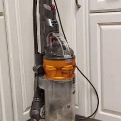 Dyson DC 25 Ball Vacuum 