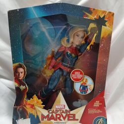 Hasbro Marvel Captain Marvel Photon Power FX Action Figure New In Box 