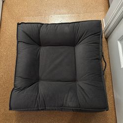 Bowsers Dog Bed 27x27x6” Deep