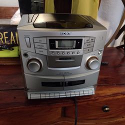 Sony Boombox Chassis. Everything Works Both Cassette Players Radio And CD It Just Doesn't Come With The Speakers. You'll Have To Have Your Own Speakes