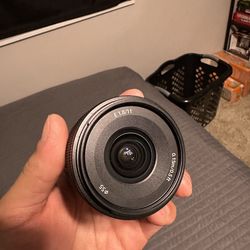 SONY E 11mm F1.8 APS-C Wide lens