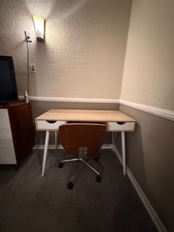 Desk & Mid-Century Style Office Chair – Used