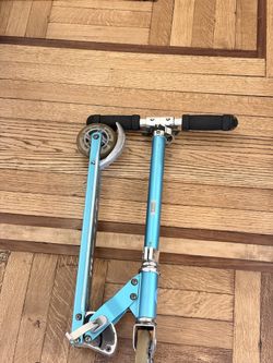 Micro Sprite Kick Scooter – Aqua