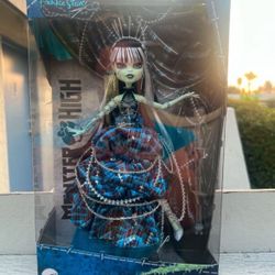 Stitched In Style- Frankie Stein 