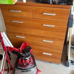 DRESSER NEED GONE ASAP