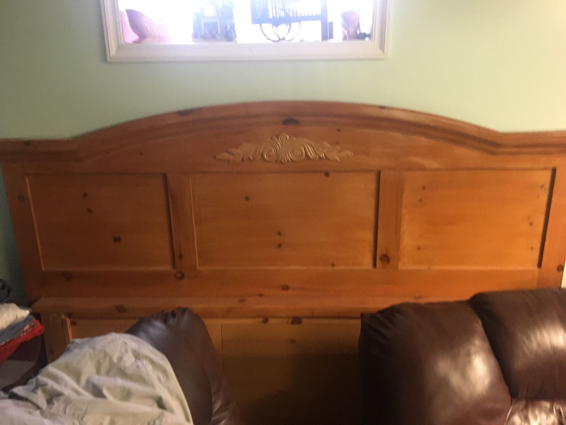 King's frame bed