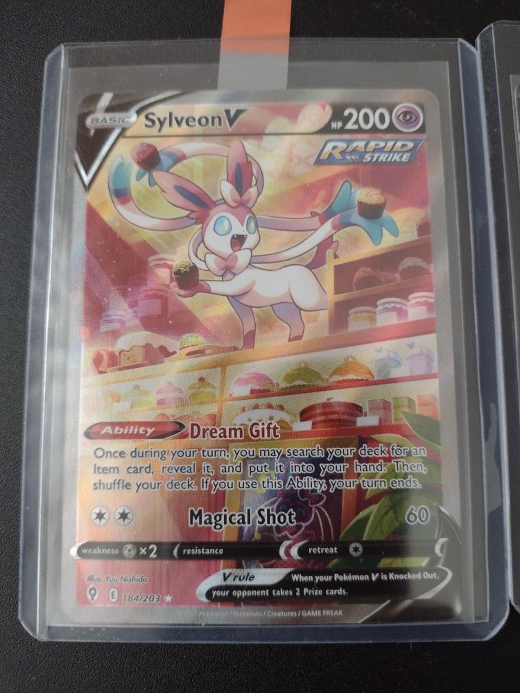Sylveon V 184/203