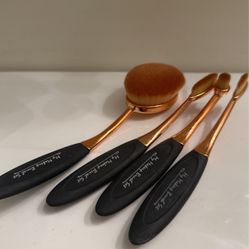 Makeup brush