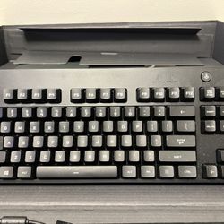 Logitech G Pro Gaming Keyboard (RGB, Mechanical)