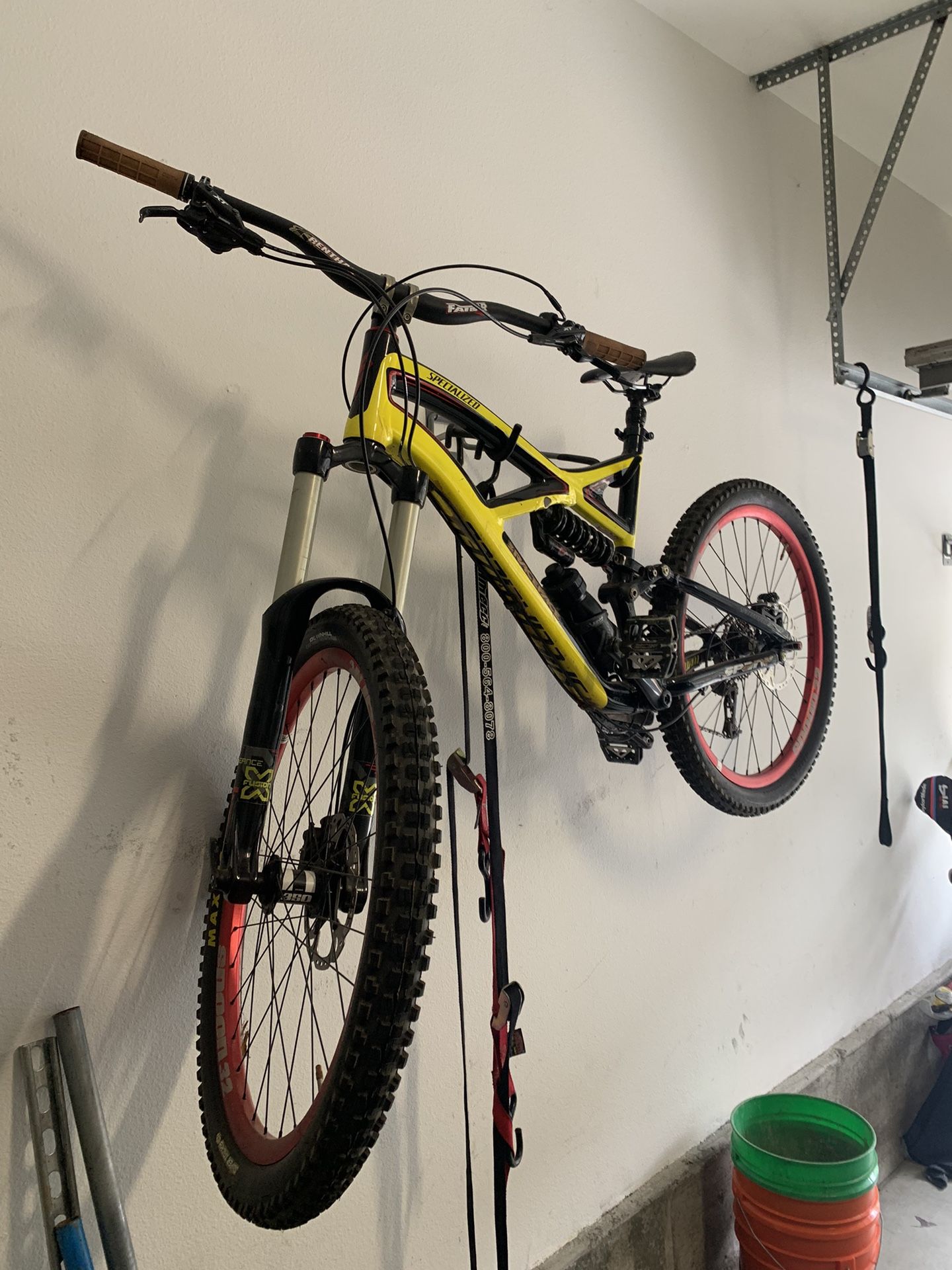 Specialized Enduro M5 Mountain Bike