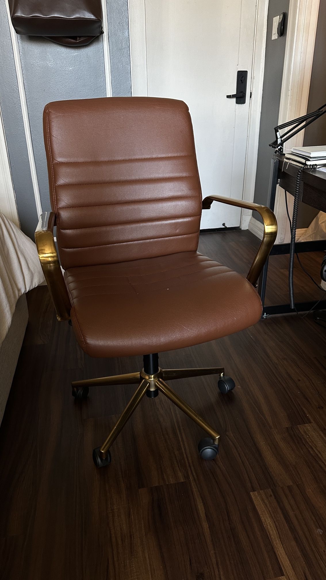 Desk chair