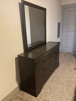 6 Drawer Dresser + Mirror