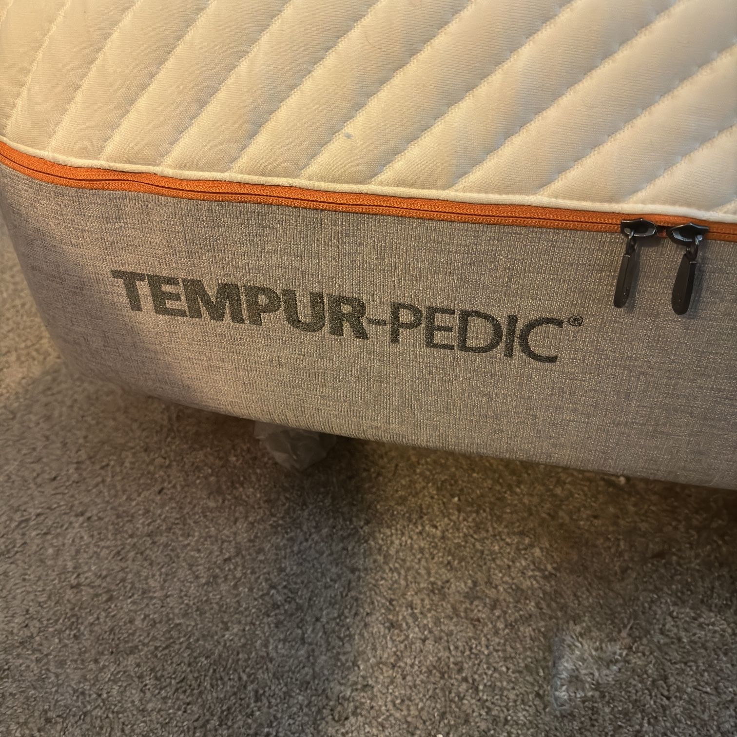 TEMPUR-PEDIC KING SIZE (TEMPUR-CONTOUR) SUPREME MATTRESS With Adjustable Bed Frame TEMPUR-PEDIC