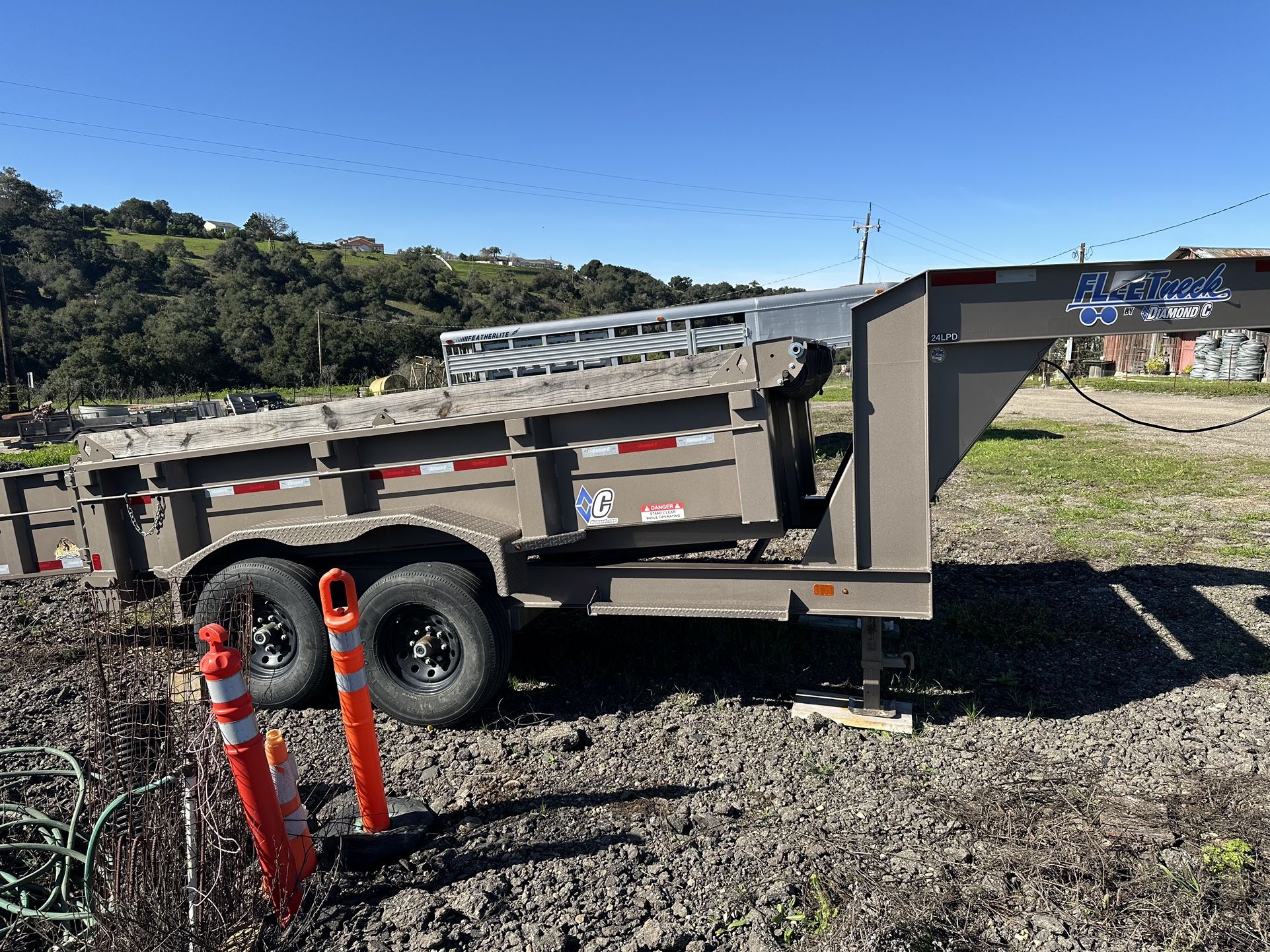 Like New Dump Trailer
