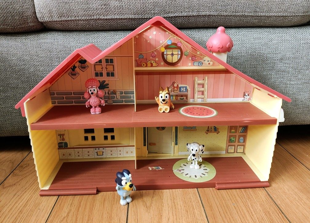 Bluey House. Fontana Pickup.