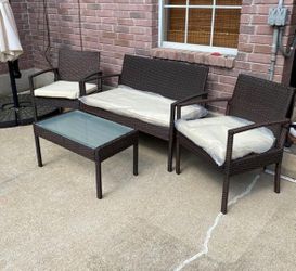 (FREE Delivery)BRAND NEW In Box Outdoor Wicker 43”/25” Patio Furnitures Set