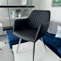 Chairs ⚜️ Sillas 