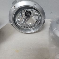 2001 to 2007 TOYOTA HIGHLANDER FOG LIGHT AND RINGS