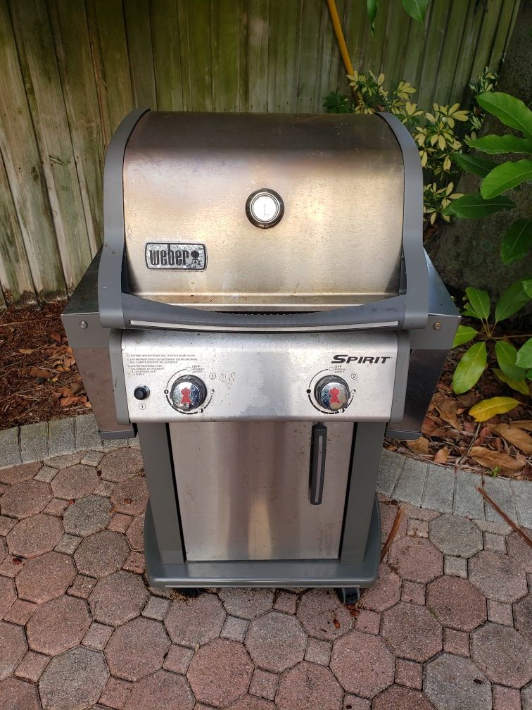 Weber Spirit S210 gas grill for Sale in North Redington Beach, FL OfferUp