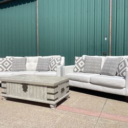 🔥 Kristoff Living Room Set – Only $600! 🔥