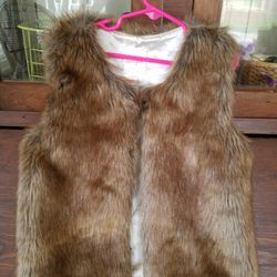 Cat & Jack faux fur Girl's vest   Size L 10/12